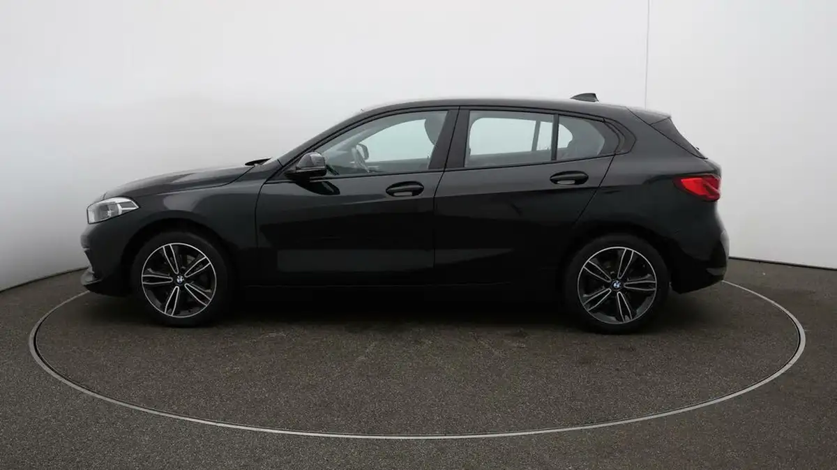 2022-bmw-1-series-15td-116d-sport-dct-big-56