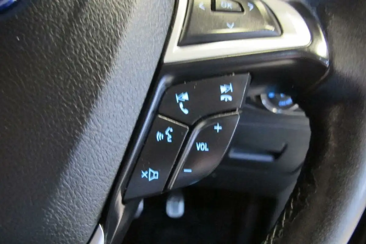 2017-ford-edge-20tdci-sport-210ps-lux-pack-powershift-big-24