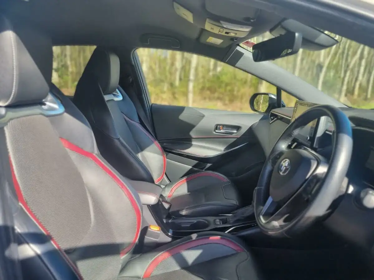 2020-toyota-corolla-18-vvt-i-excel-trk-hatchback-big-34