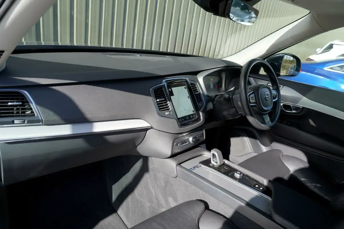 2022-volvo-xc90-20td-b5-momentum-big-18