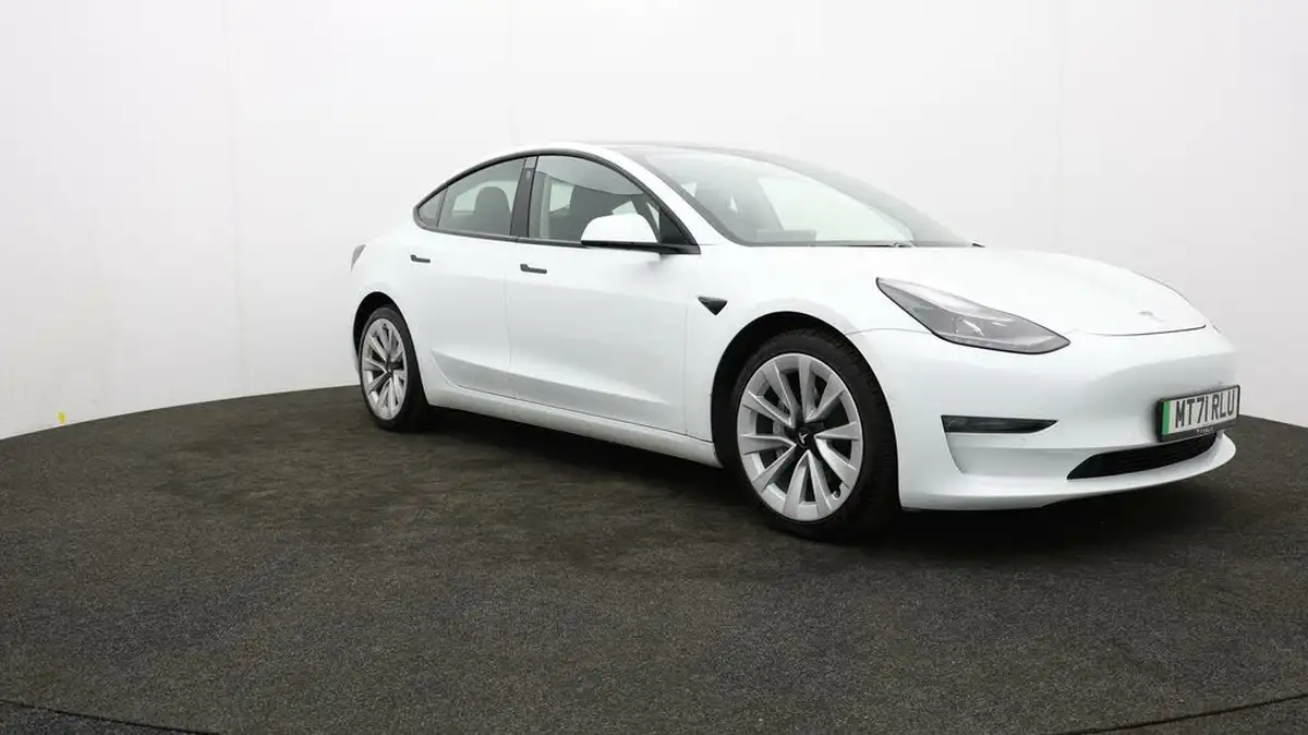 2021-tesla-model-3-e-long-range-awd-big-39