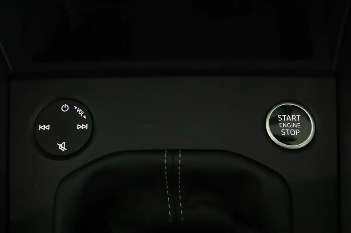 2023-audi-a3-15-35-tfsi-s-line-sportback-5d-big-23