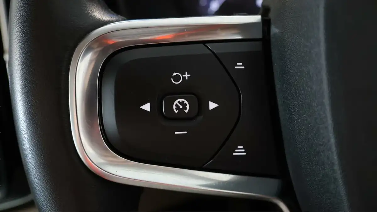 2021-volvo-xc40-15-t3-inscription-pro-163bhp-big-22