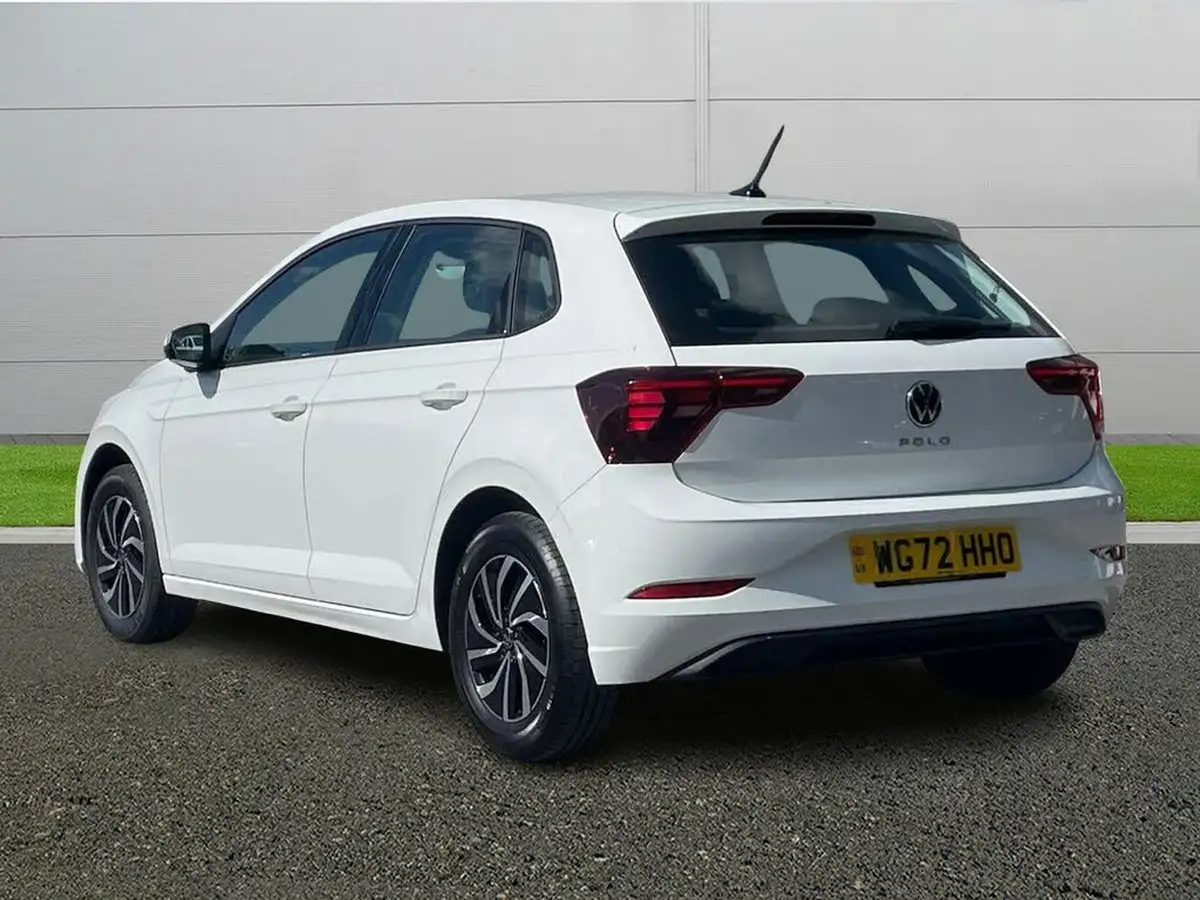 2022-volkswagen-polo-10-life-big-4