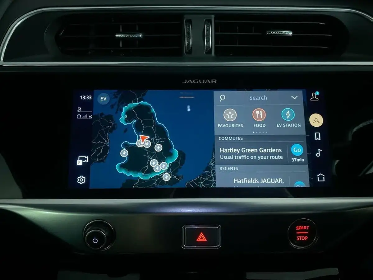 2021-jaguar-i-pace-ev400-black-big-19