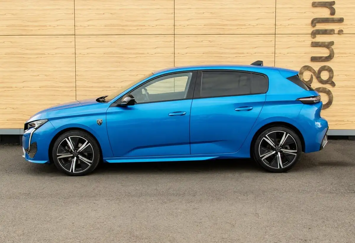 2023-peugeot-308-15-bluehdi-gt-130ps-big-15