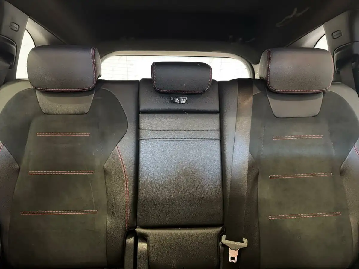 2023-mercedes-benz-glb-class-13-glb200-amg-line-premium-plus-night-edition-big-13