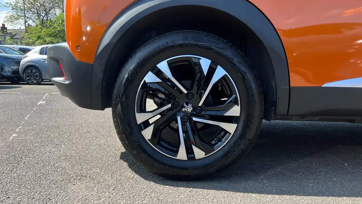 2023-peugeot-2008-suv-12-puretech-gt-130bhp-station-wagon-eat8-big-15