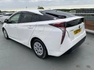 2017-toyota-prius-small-9