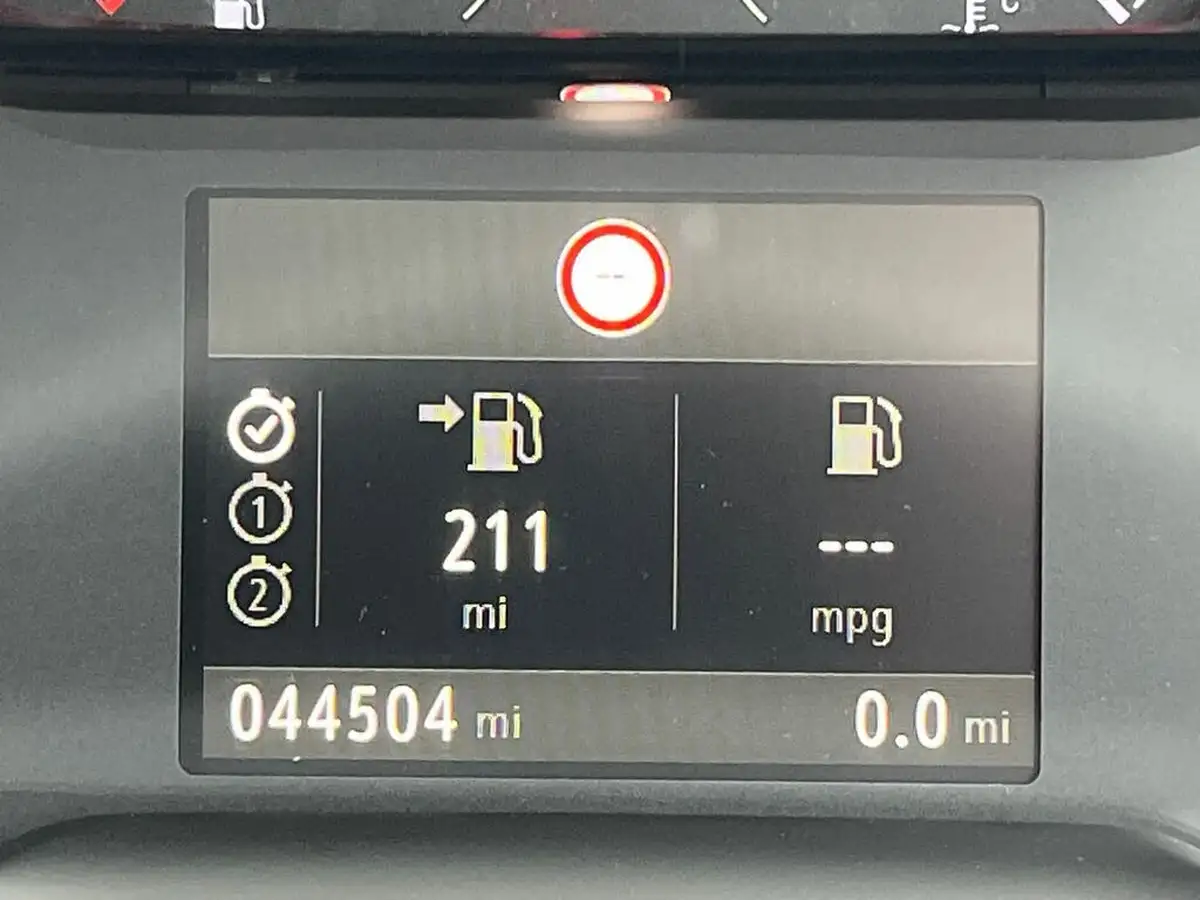 2021-vauxhall-crossland-12i-se-nav-premium-big-24