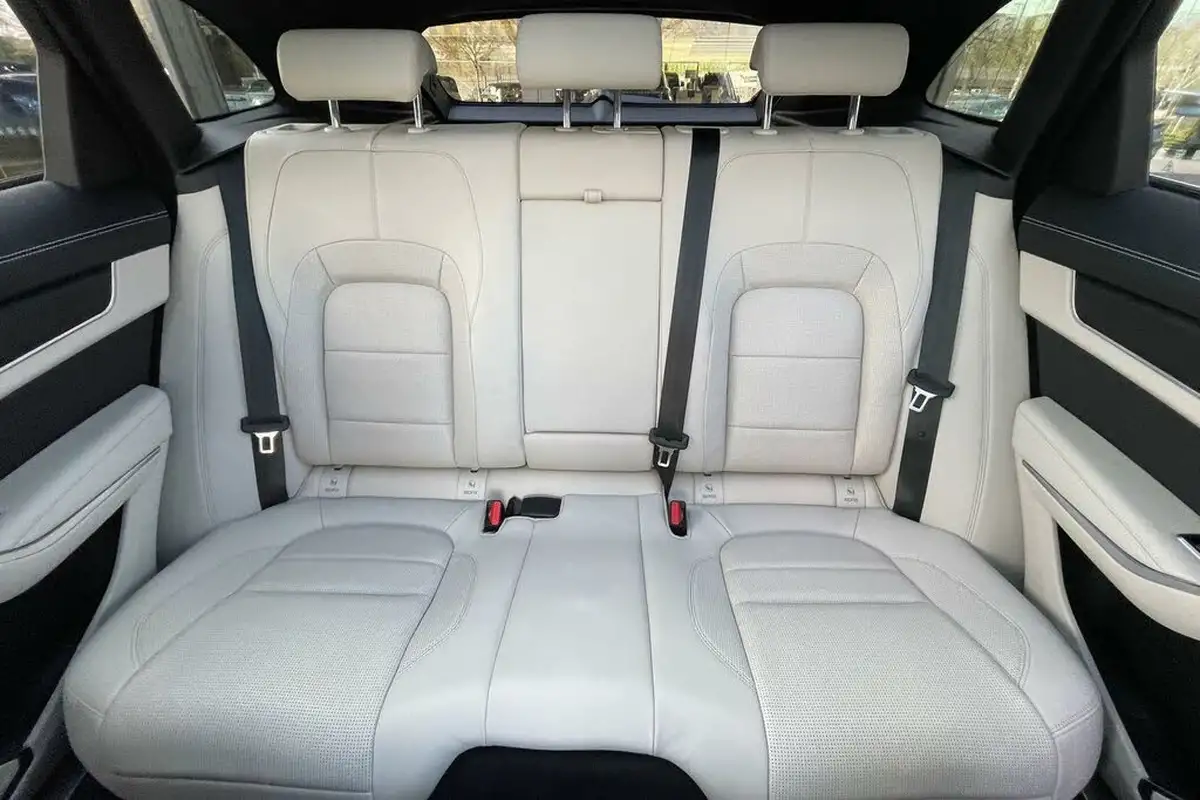 2023-jaguar-f-pace-20-d200-r-dynamic-hse-black-big-10