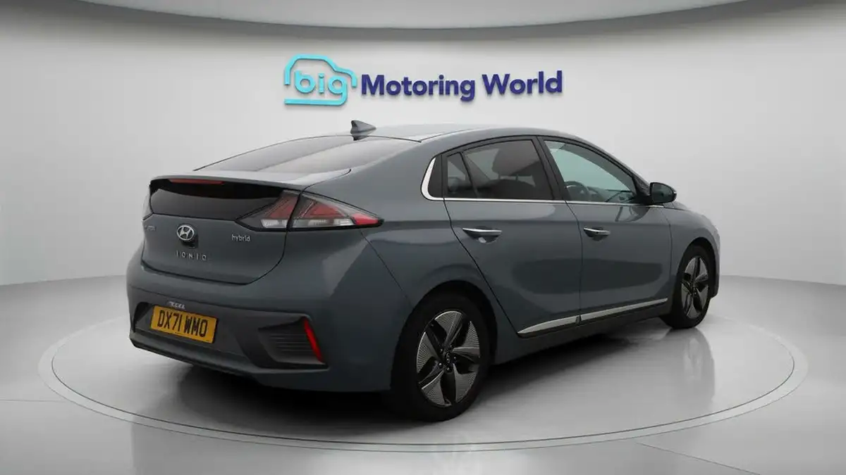 2021-hyundai-ioniq-16-gdi-premium-se-hybrid-big-7