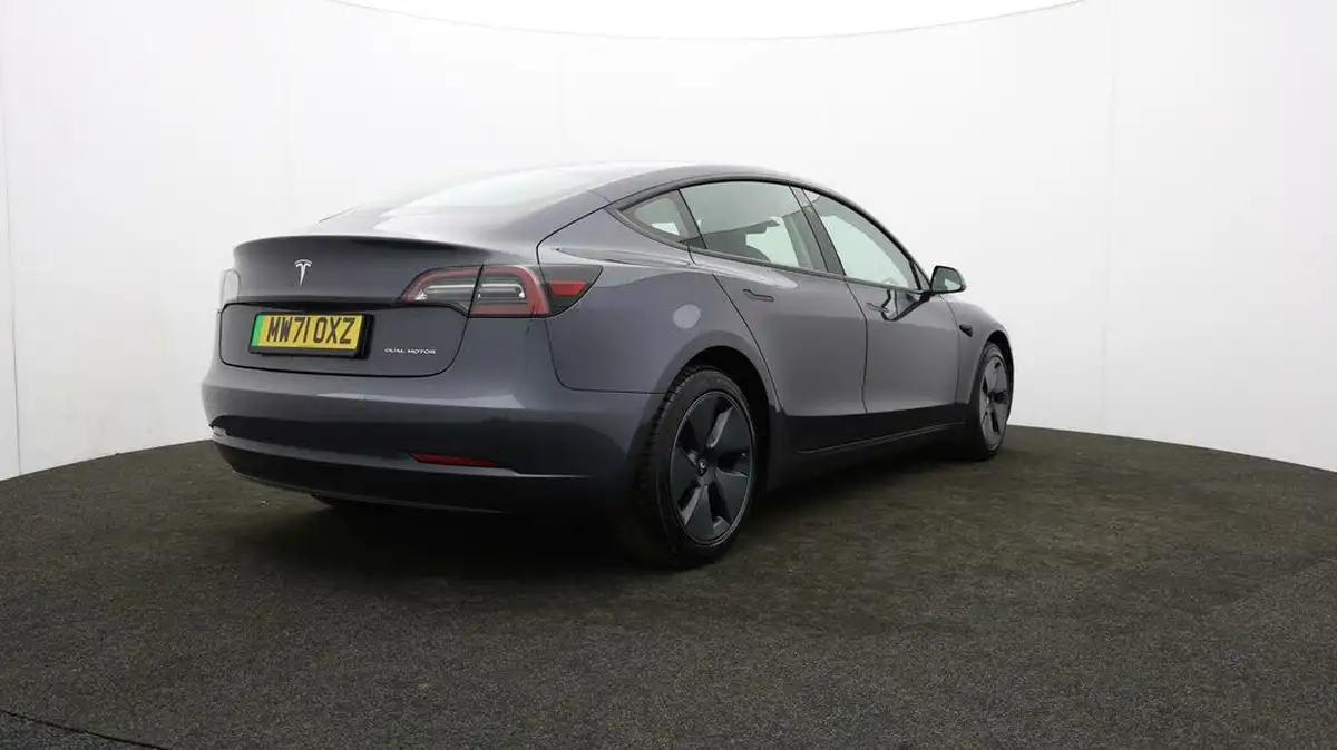 2021-tesla-model-3-e-long-range-awd-big-77