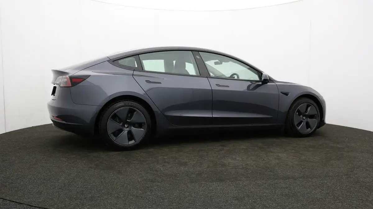 2021-tesla-model-3-e-long-range-awd-big-29
