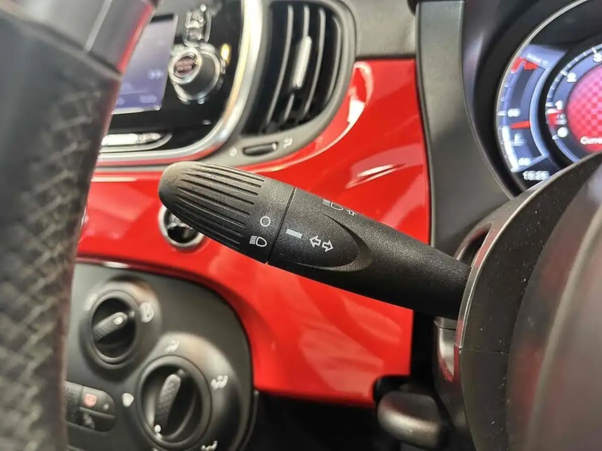 2016-abarth-595-14-tjet-big-28