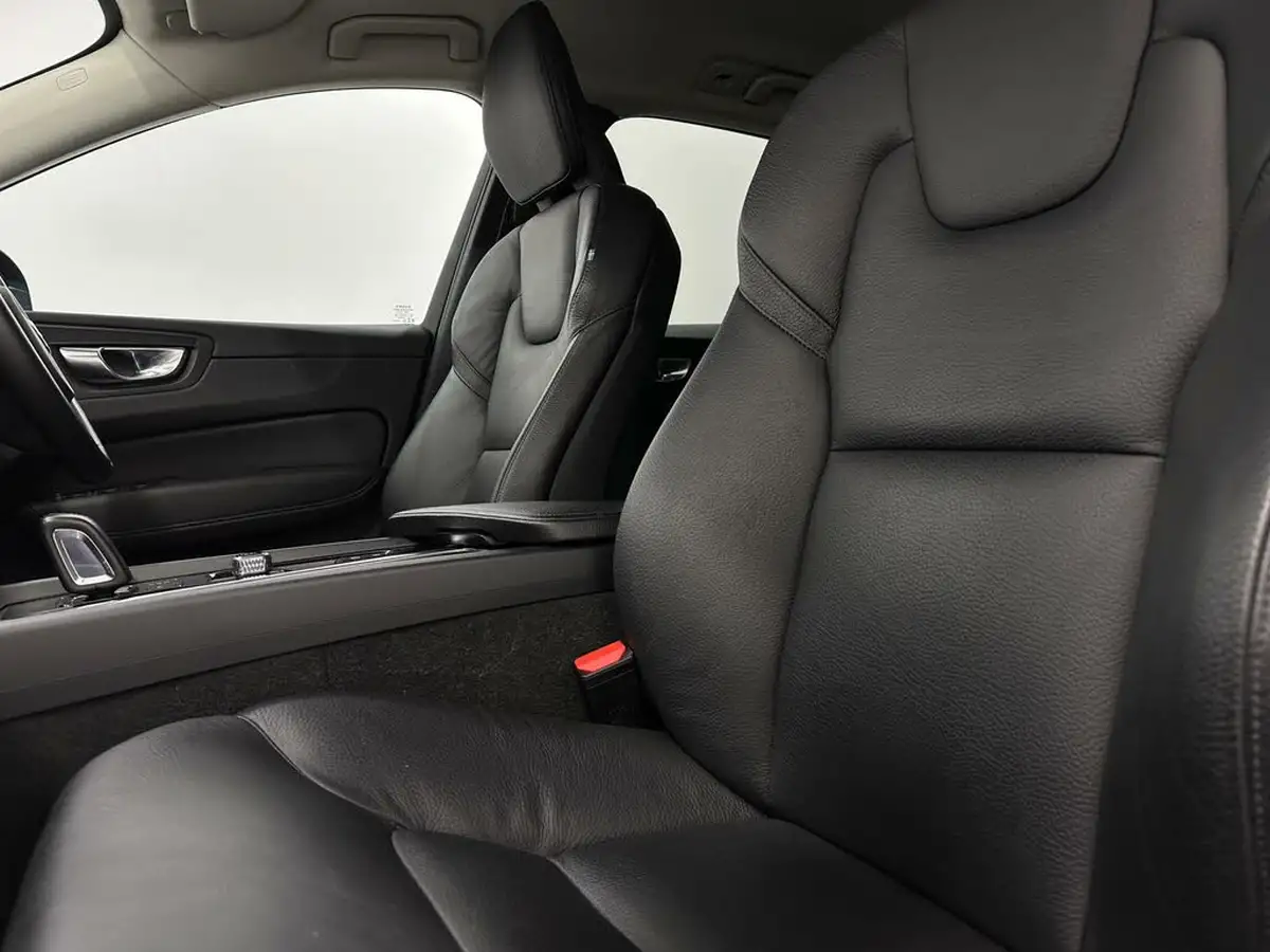 2019-volvo-xc60-20td-b4-momentum-big-32
