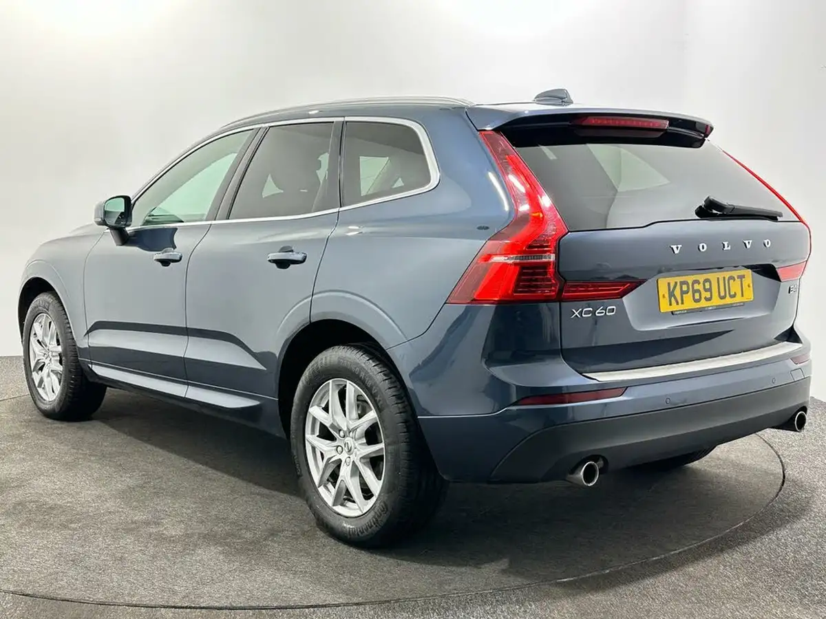 2019-volvo-xc60-20td-b4-momentum-big-4
