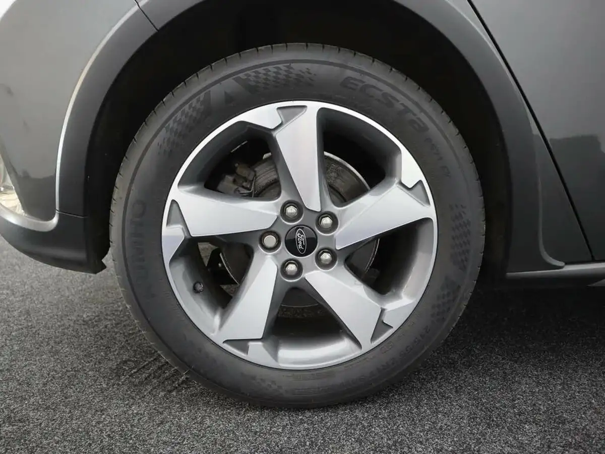 2020-ford-focus-15-active-hatchback-auto-big-5
