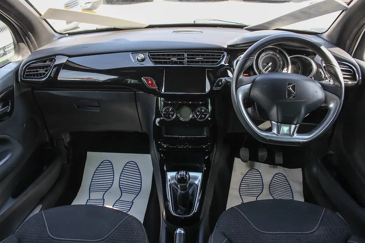 2015-ds-ds-3-16bluehdi-dstyle-nav-big-20