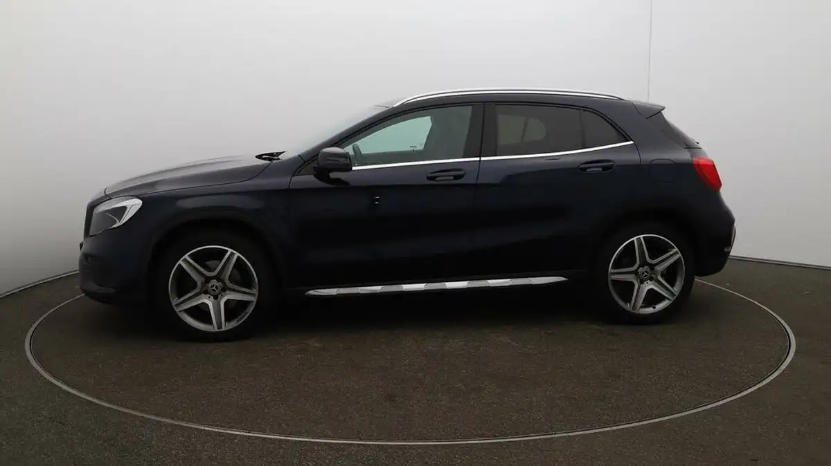 2018-mercedes-benz-gla-class-21d-gla-220d-amg-line-177ps-ss-big-3