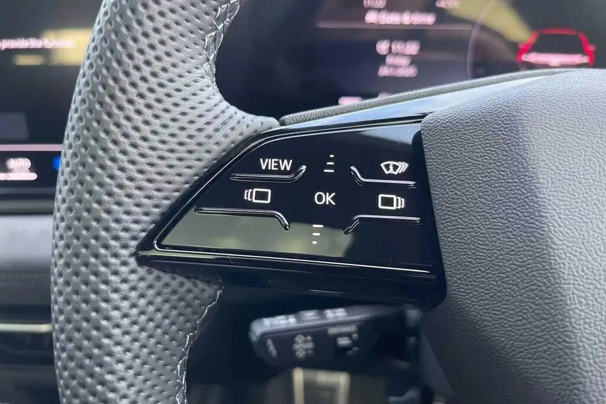 2025-audi-a6-e-tron-e-launch-edition-big-25