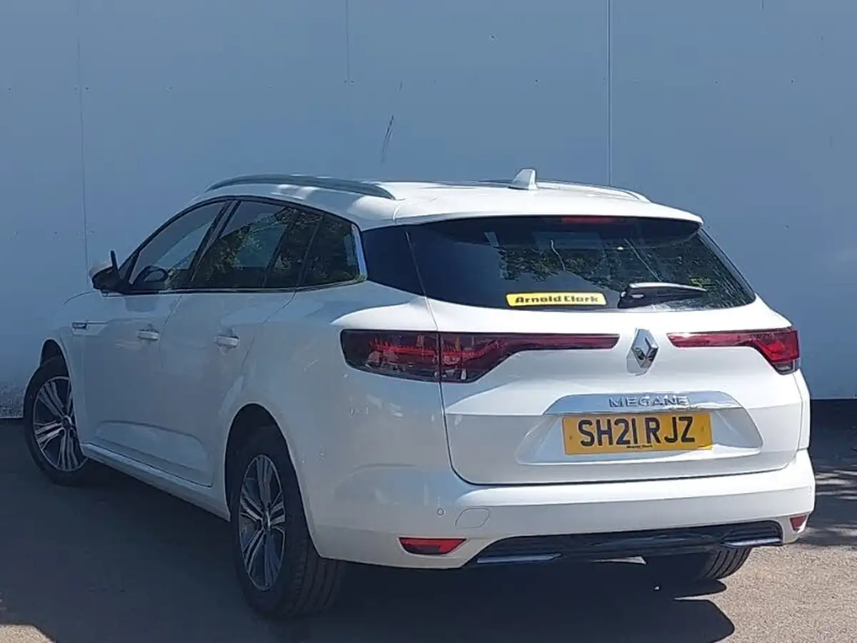 2021-renault-megane-13-tce-iconic-sport-tourer-big-1