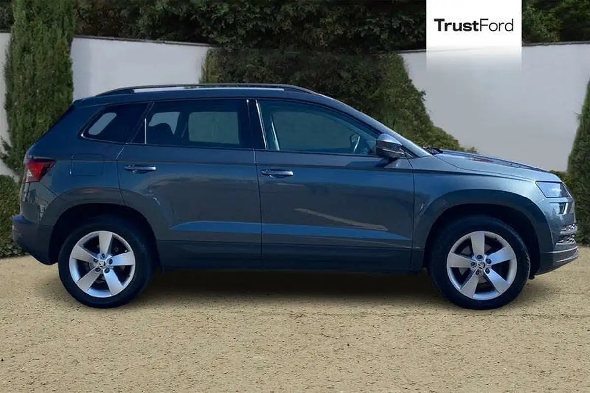 2022-skoda-karoq-10-tsi-se-big-2
