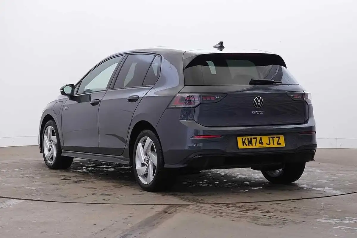 2024-volkswagen-golf-15-tsi-gte-big-2