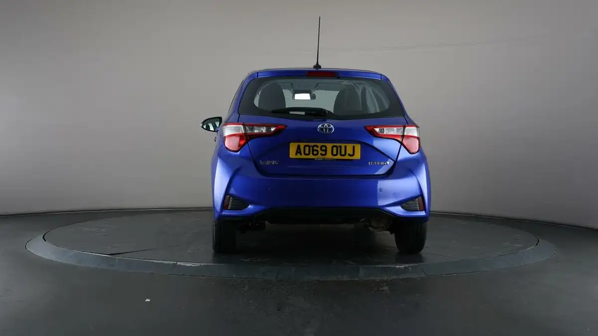 2020-toyota-yaris-15-vvt-i-icon-tech-98bhp-hybrid-1497cc-e-cvt-big-27
