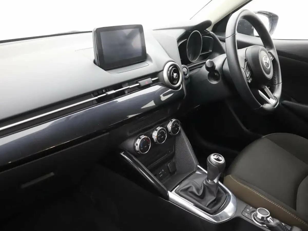 2021-mazda-mazda2-15-skyactiv-g-se-l-mhev-hybrid-big-8