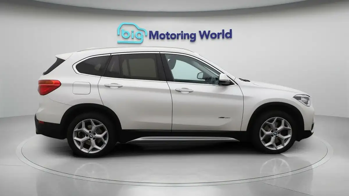 2018-bmw-x1-20-xdrive20i-xline-big-8