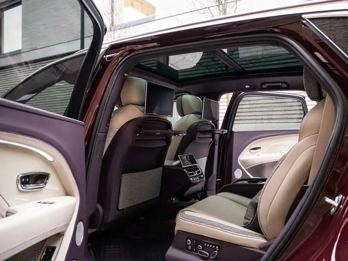 2023-bentley-bentayga-40-v8-extended-wheelbase-azure-big-31