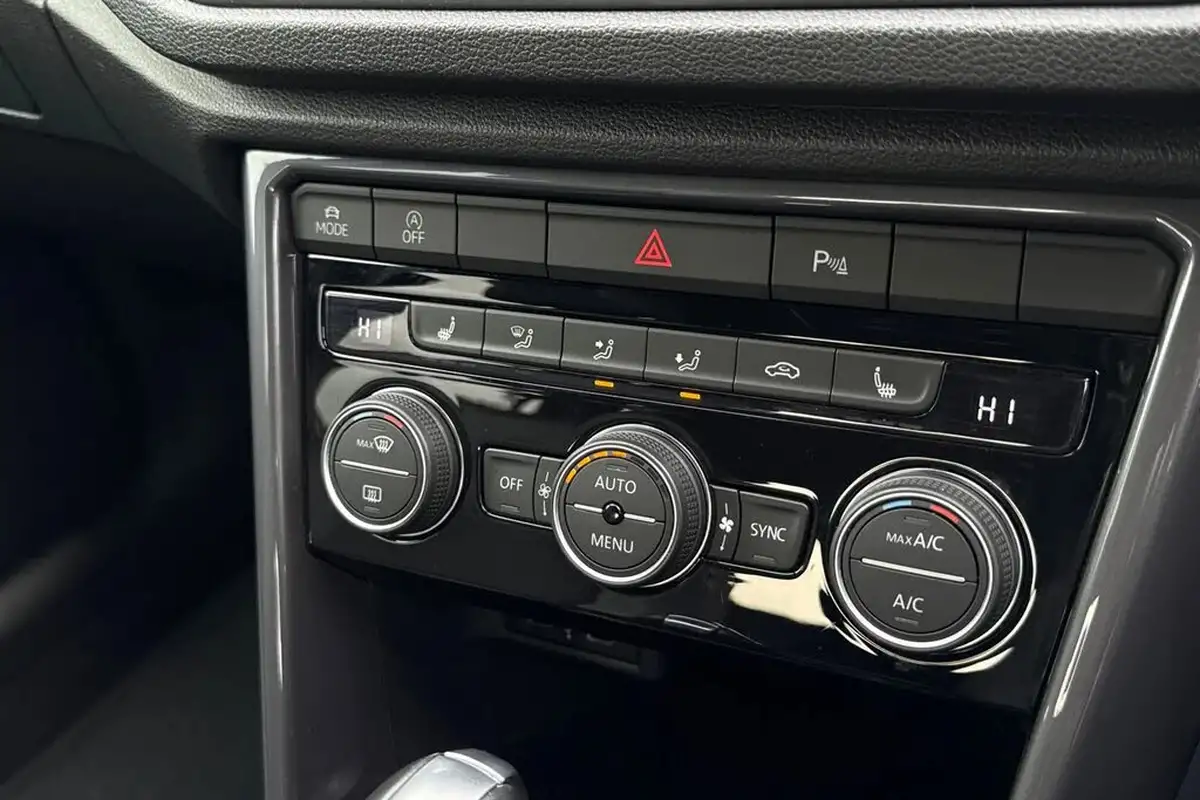 2021-volkswagen-t-roc-15-tsi-r-line-hatchback-5d-dsg-big-57