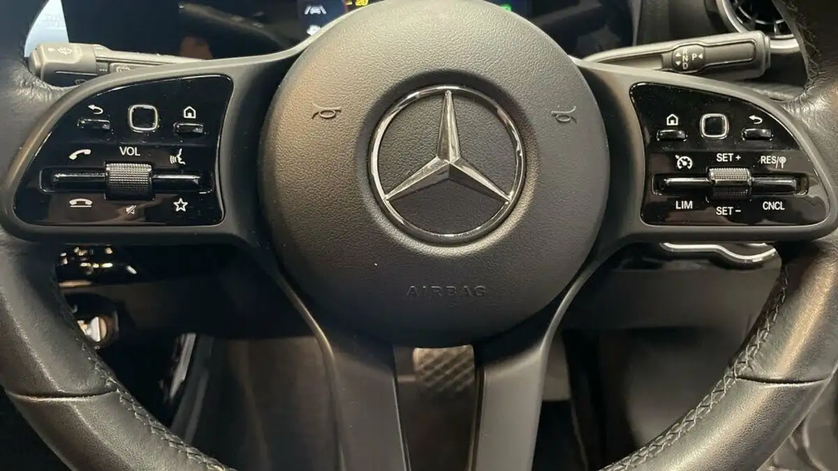 2019-mercedes-benz-a-class-15d-a180d-se-7g-dct-big-19