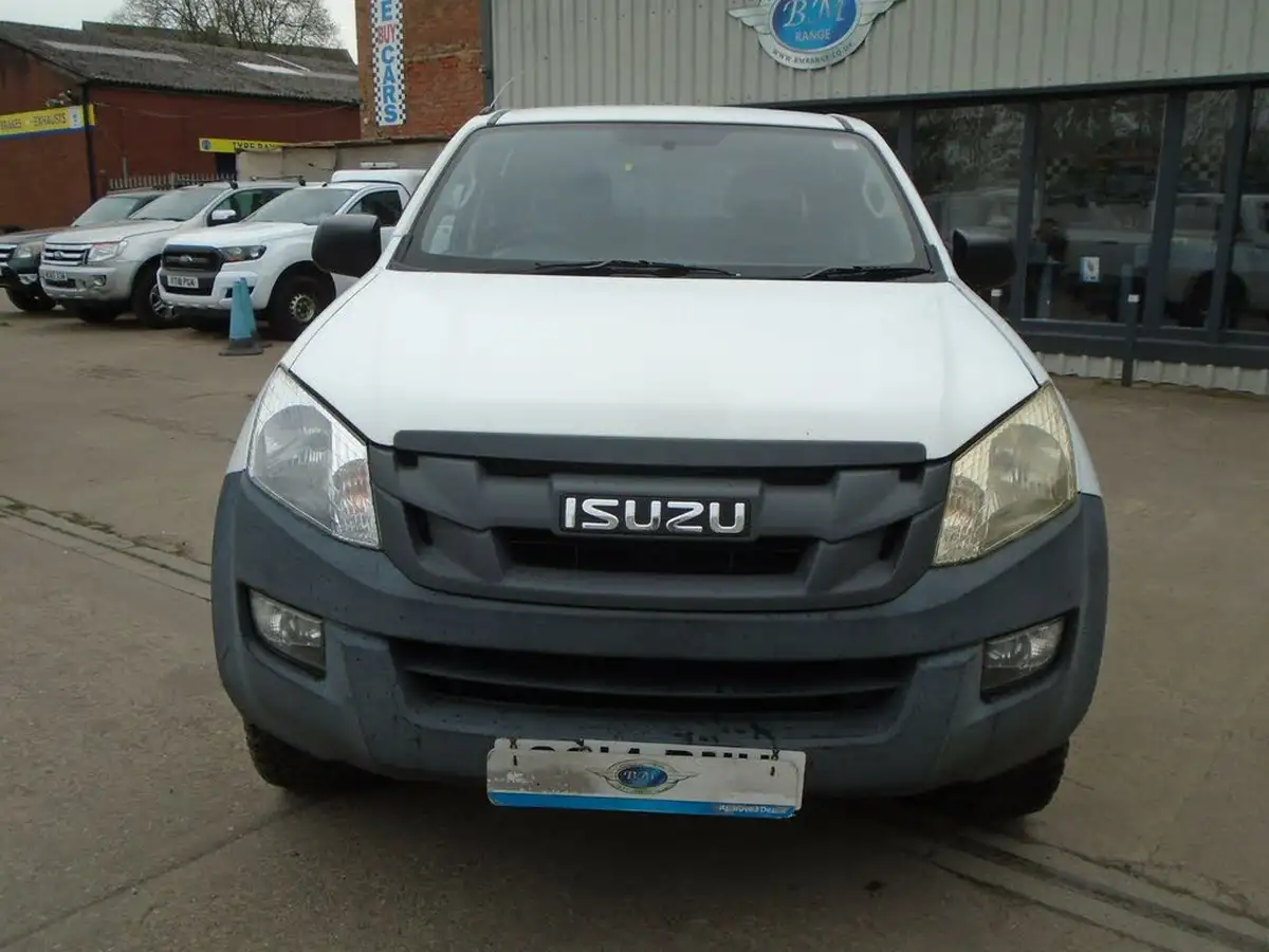 2014-isuzu-d-max-25td-4x4-double-pickup-big-2