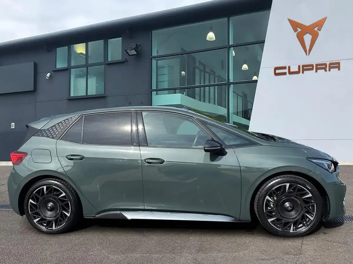 2024-cupra-born-e-vz-big-2