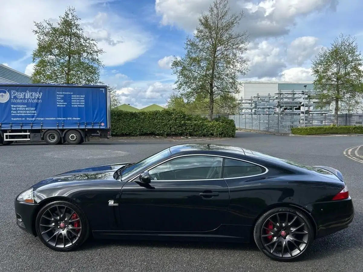 2008-jaguar-xkr-42-coupe-big-6