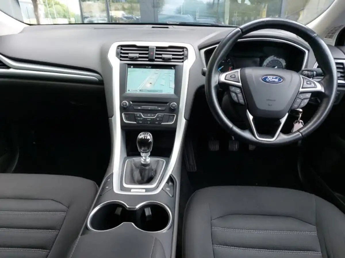 2019-ford-mondeo-20tdci-zetec-edition-ss-estate-big-2