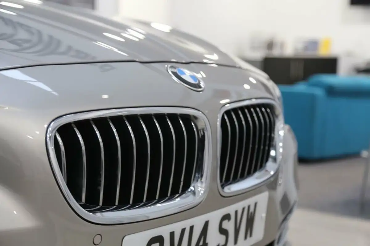 2014-bmw-5-series-20-528i-luxury-saloon-4d-auto-big-29