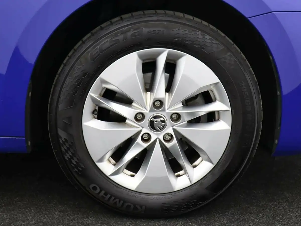 2022-skoda-octavia-10-tsi-e-tec-se-hatchback-big-9