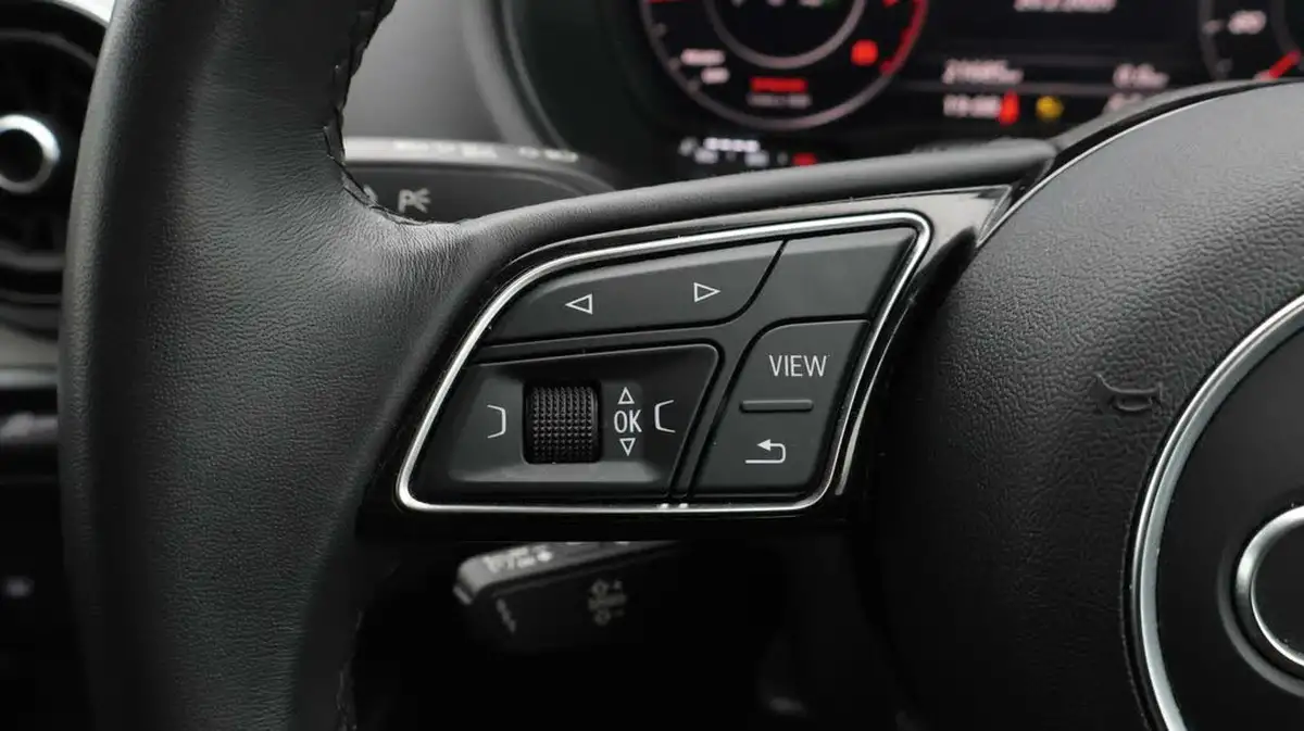 2022-audi-q2-10-30-tfsi-sport-big-23
