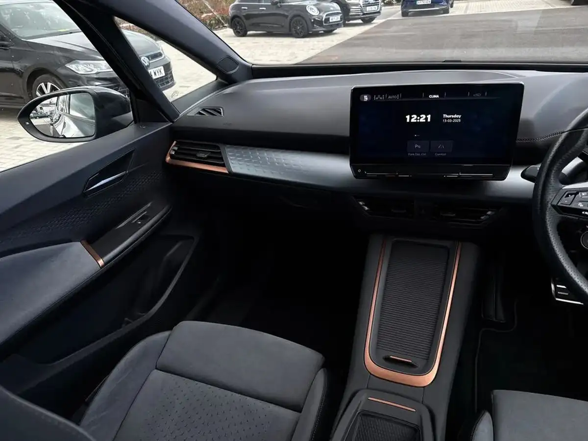 2022-cupra-born-e-v3-230ps-77kwh-e-boost-big-13