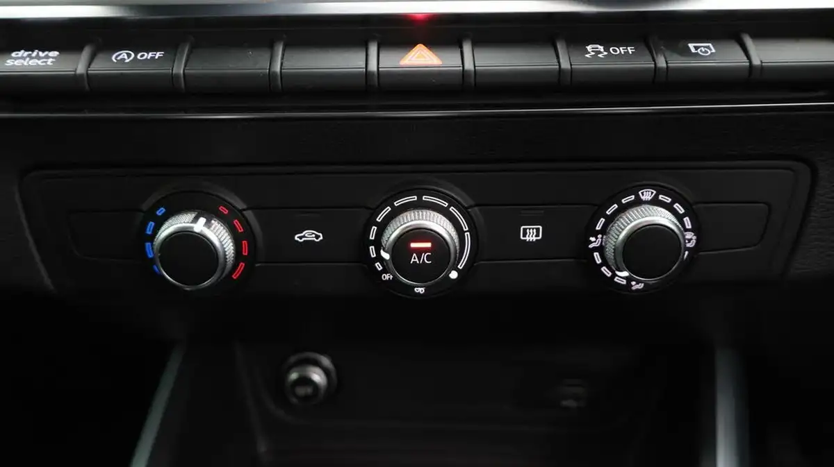 2020-audi-q2-15-35-tfsi-s-line-1495cc-big-12