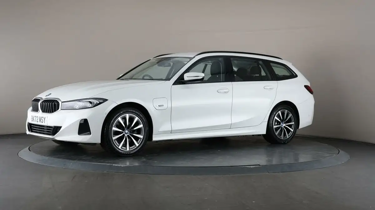 2022-bmw-3-series-20-330e-sport-touring-5d-big-37