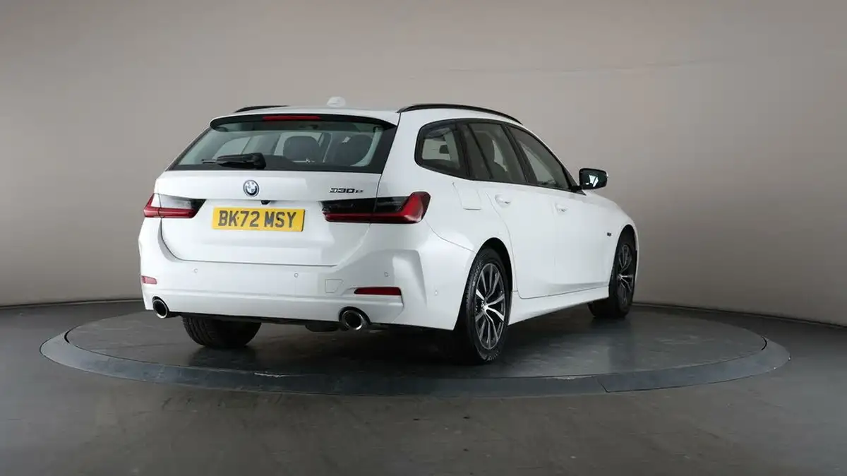 2022-bmw-3-series-20-330e-sport-touring-5d-big-65