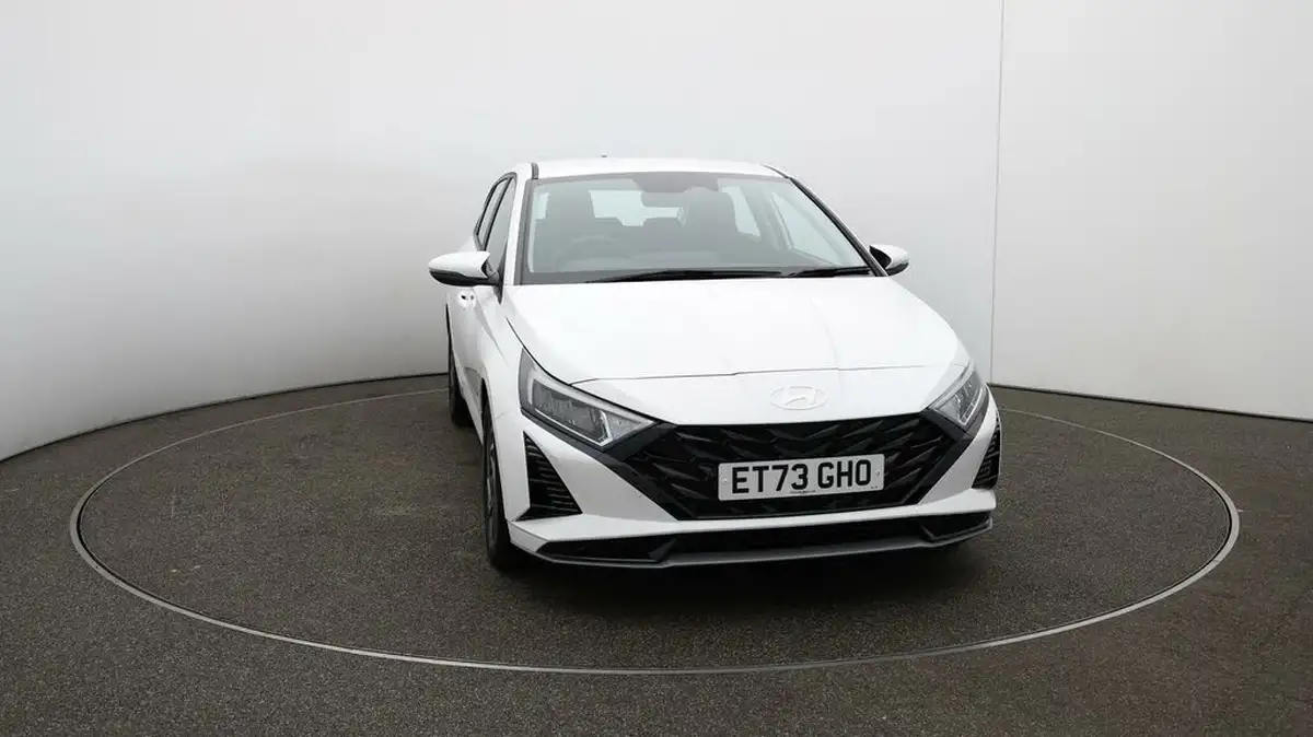 2024-hyundai-i20-10-t-gdi-advance-big-33