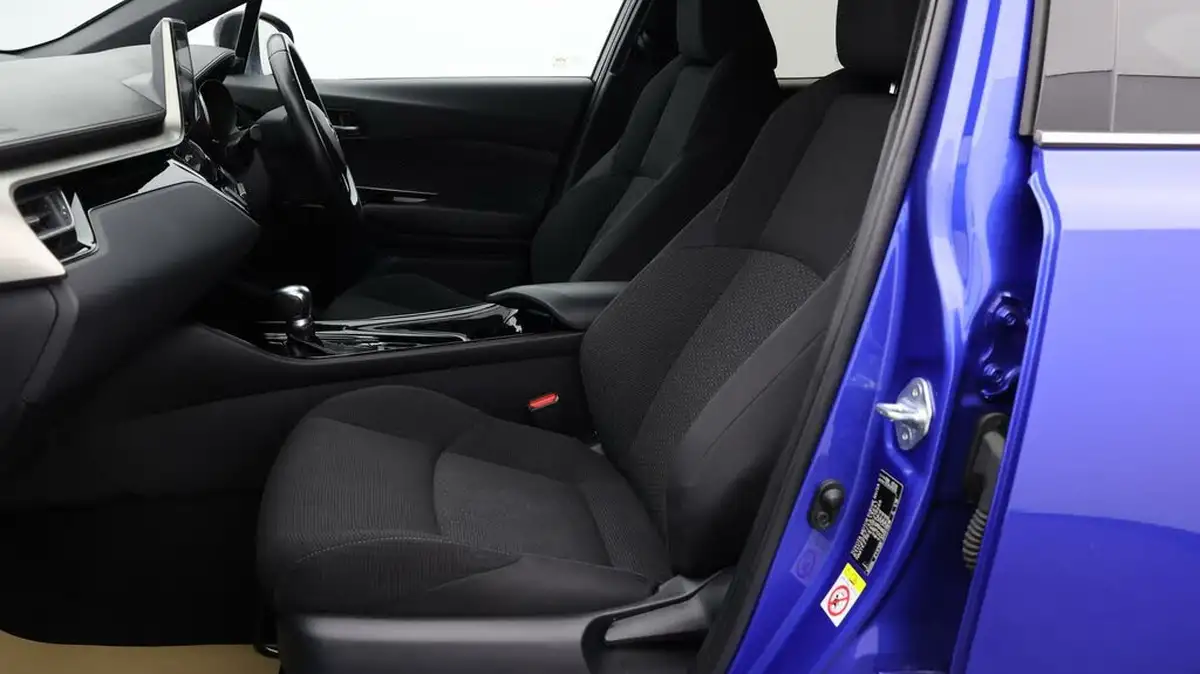 2018-toyota-c-hr-18-vvt-i-dynamic-big-14