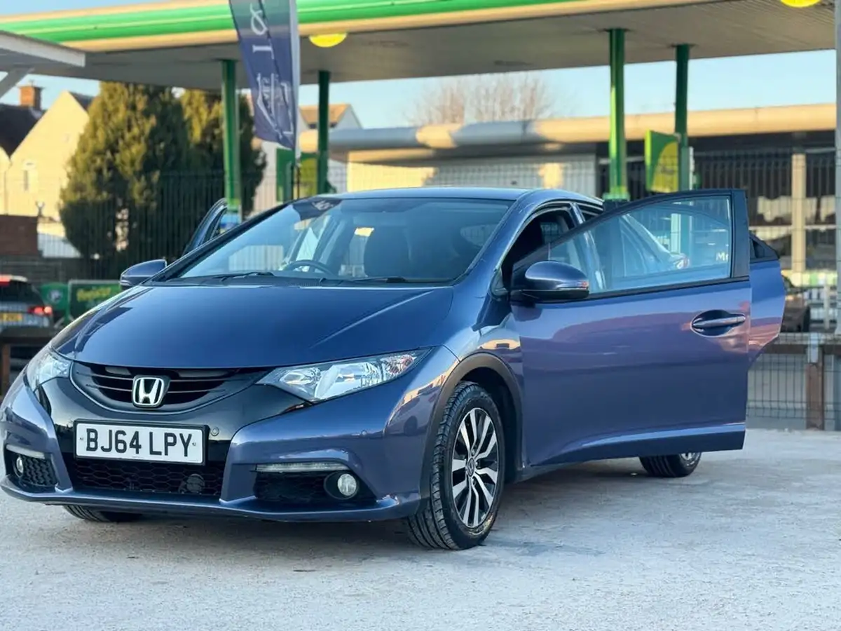 2014-honda-civic-16td-se-plus-t-hatchback-big-11