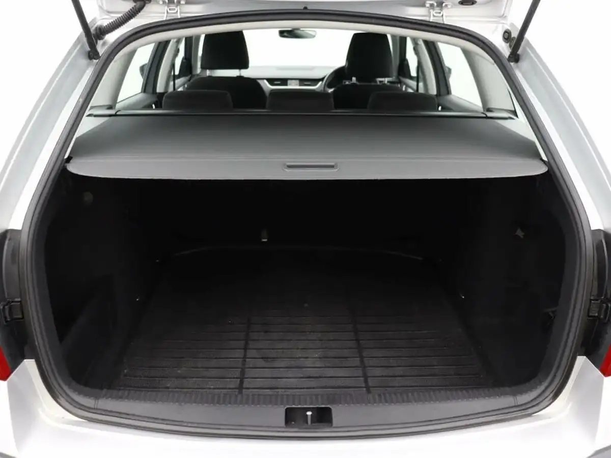 2017-skoda-octavia-16tdi-se-technology-115ps-estate-1596cc-big-10