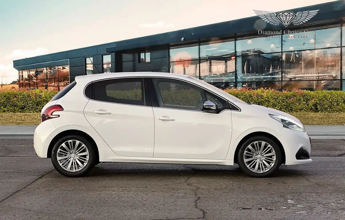 2016-peugeot-208-16bluehdi-allure-100bhp-non-ss-5d-big-6